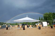 Schirm mit Regenbogen, Copyright: SWS