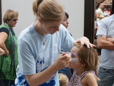 Kinderschminken mit Pierrolinchen, Copyright: SWS
